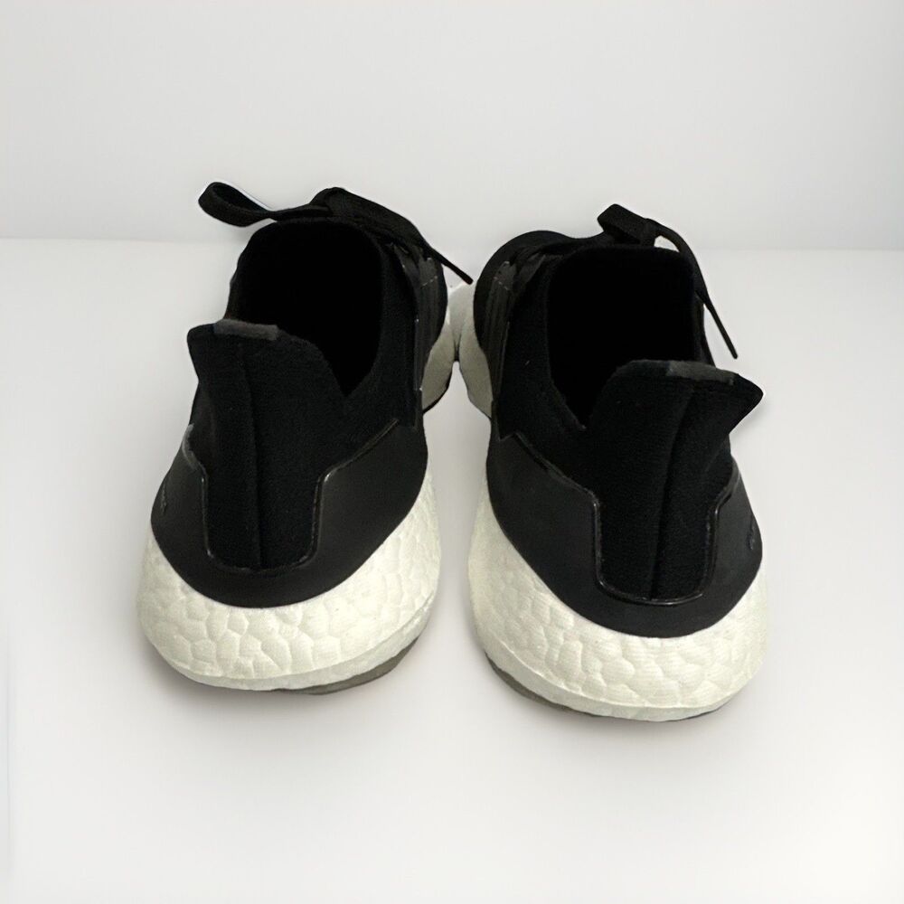 Adidas ULTRABOOST 22 Women's  Running Shoe Size  8 - Picture 4 of 10